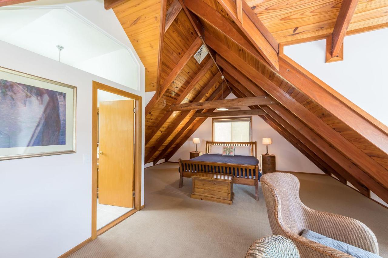 Clarendon Forest Retreat Country house